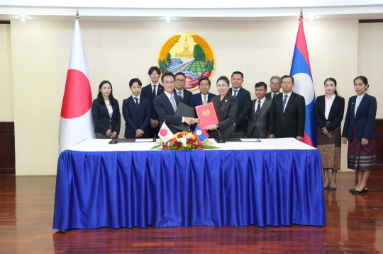 Laos and Japan Sign ¥420 Million Human Resource Development Scholarship Agreement